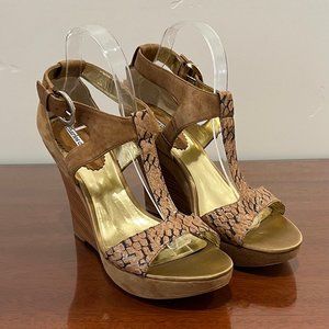 NWOB Charles David Leather Snakeskin T-Strap Wedge
